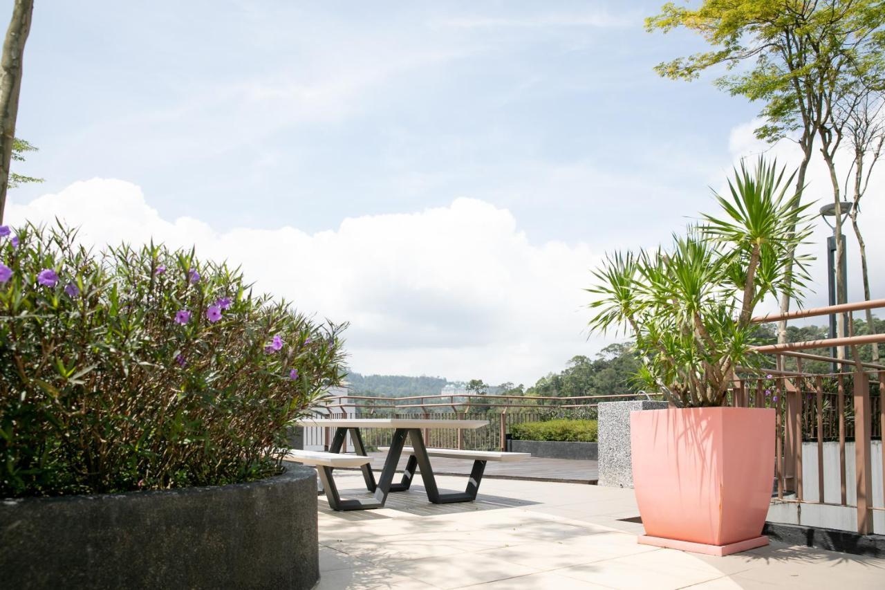 The Tropic@Midhill Genting Apartment Dataran Tinggi Genting Bagian luar foto